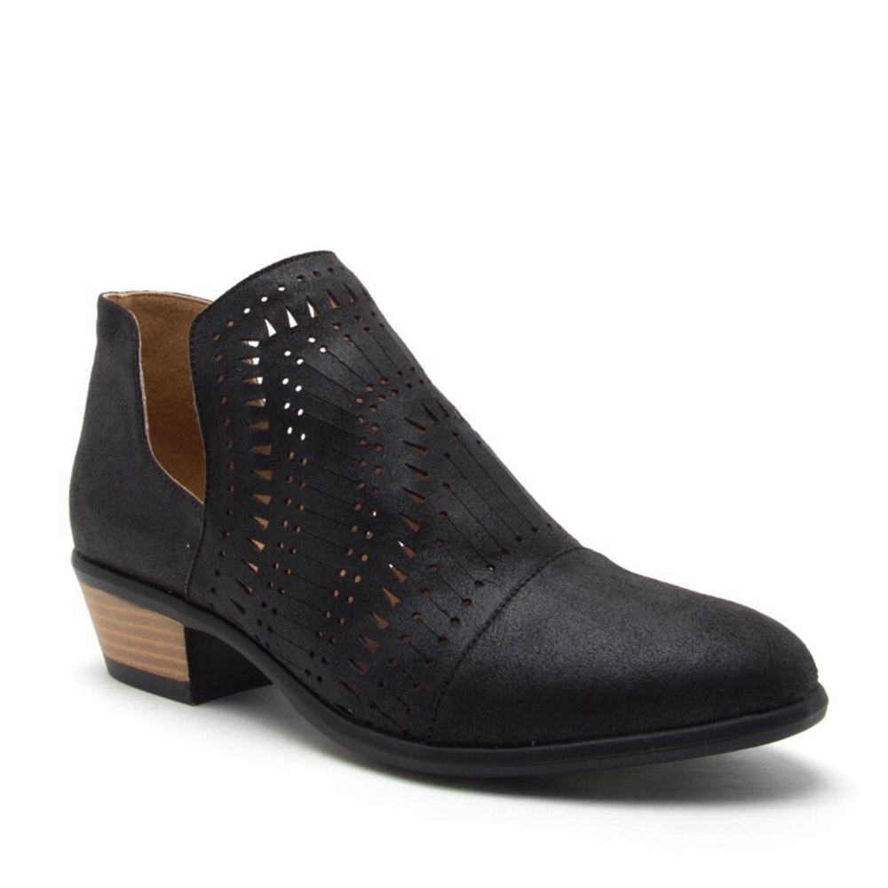 👁 Qupid laser cut, black oiled BOOTIE, 1” Heel 👁 - Picture 2 of 2